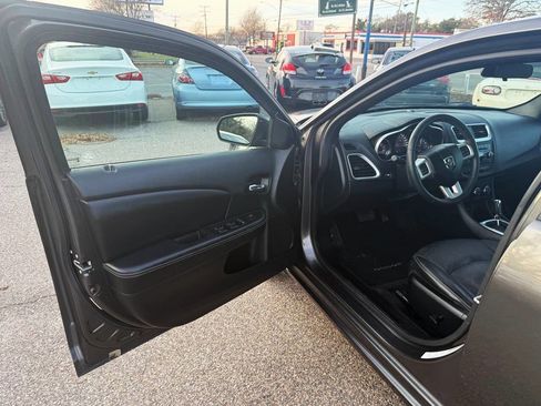 Used 2014 Dodge Avenger SXT w/ Rallye Appearance Group image 12