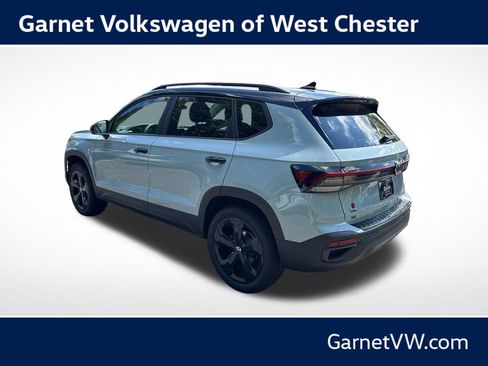 New 2026 Volkswagen Taos SE AWD/4WD image 3