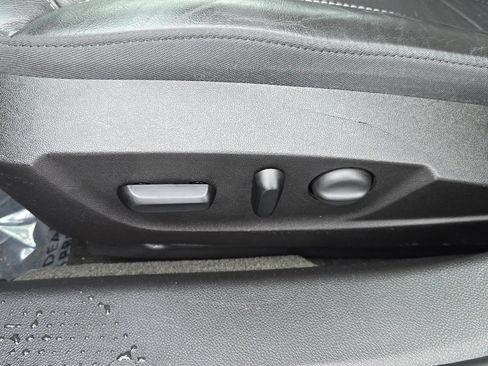 Used 2017 Buick Regal Sport Touring image 28