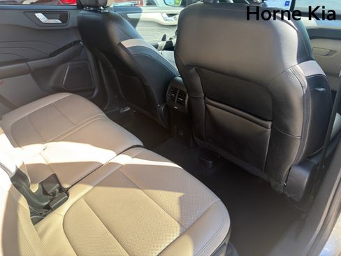 Used 2022 Ford Escape SEL FWD image 25