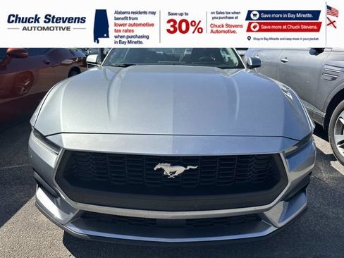 Used 2025 Ford Mustang Coupe RWD image 3