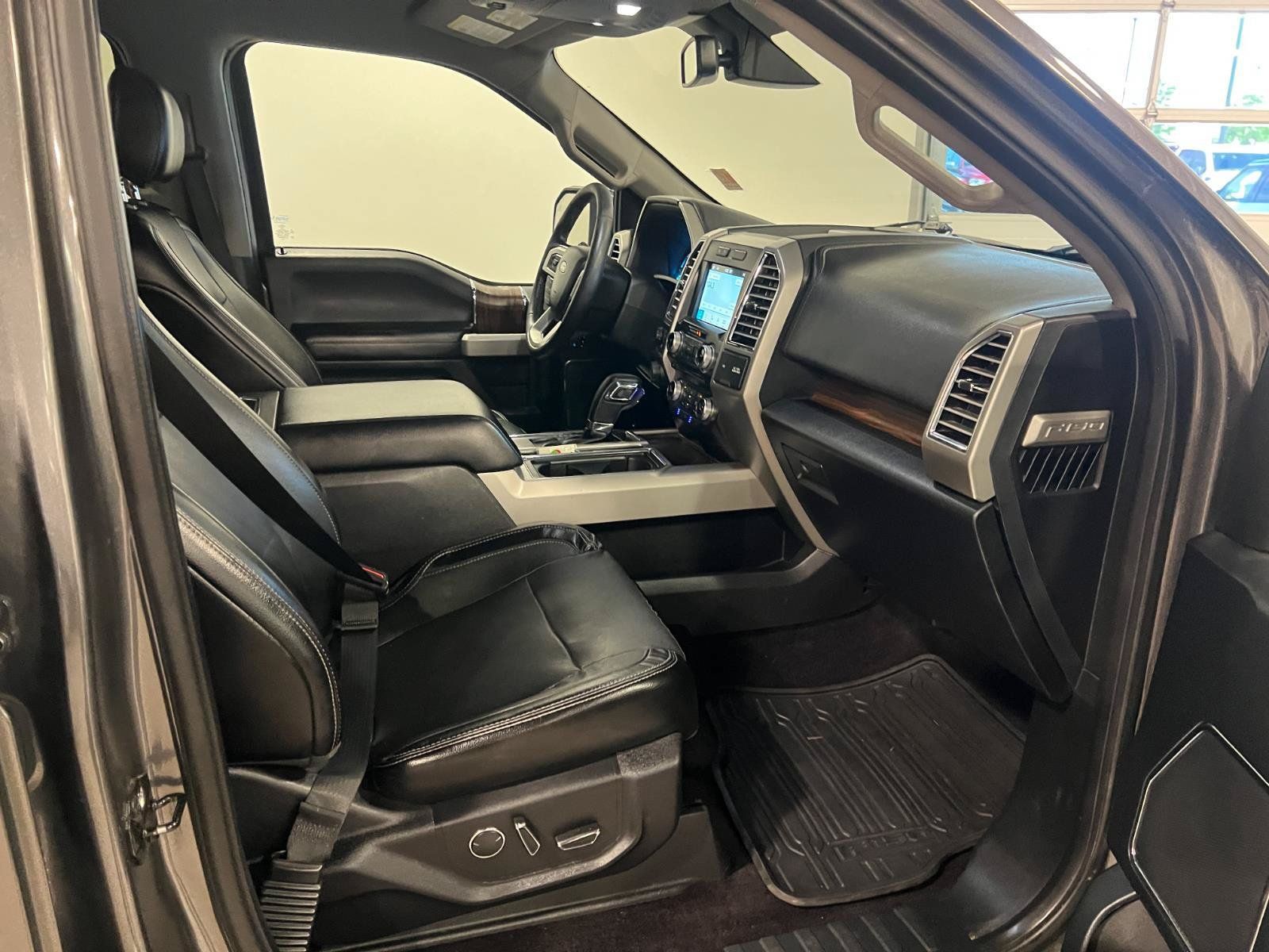 Used 2016 Ford F150 Lariat w/ Equipment Group 502A Luxury AWD/4WD image 37