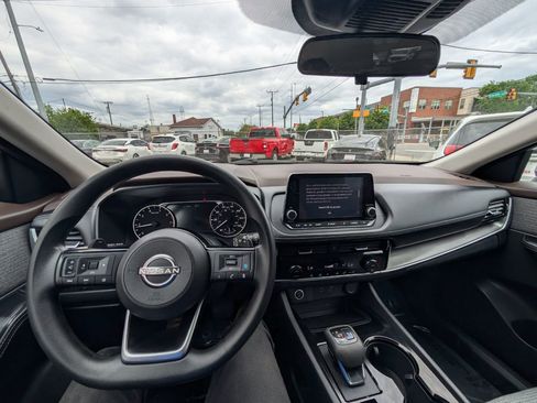 Used 2022 Nissan Rogue SV FWD image 21