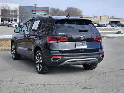 Used 2024 Volkswagen Taos SE image 3