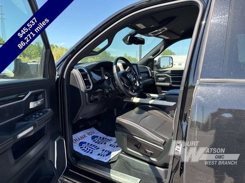 Used 2019 RAM 2500 Laramie w/ Black Appearance Package AWD/4WD image 23