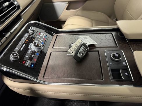 Used 2022 Lincoln Navigator L Reserve AWD/4WD image 47