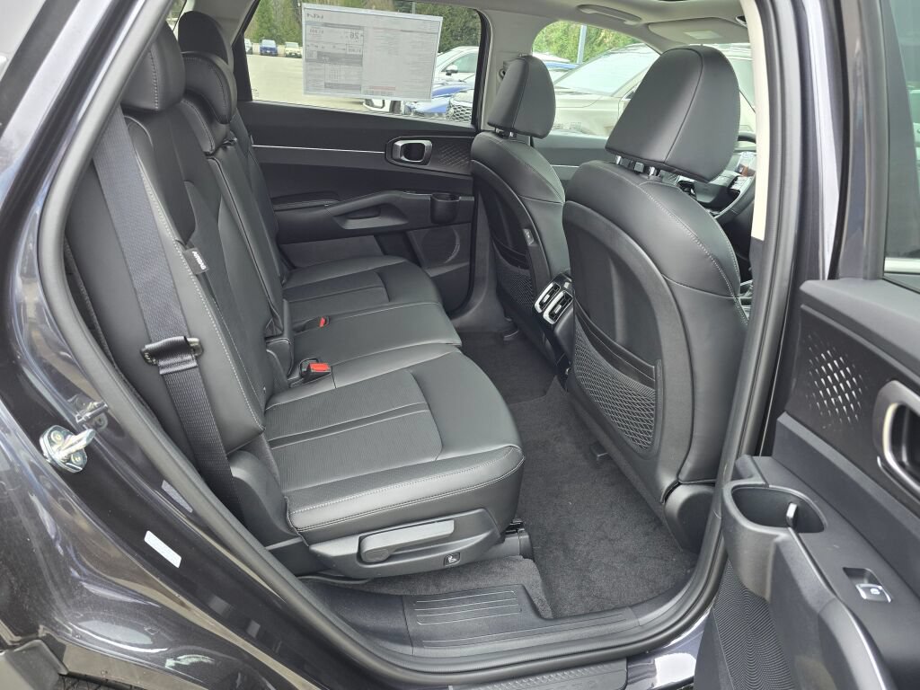 New 2026 Kia Sorento S w/ S Panoramic Sunroof Package FWD image 12