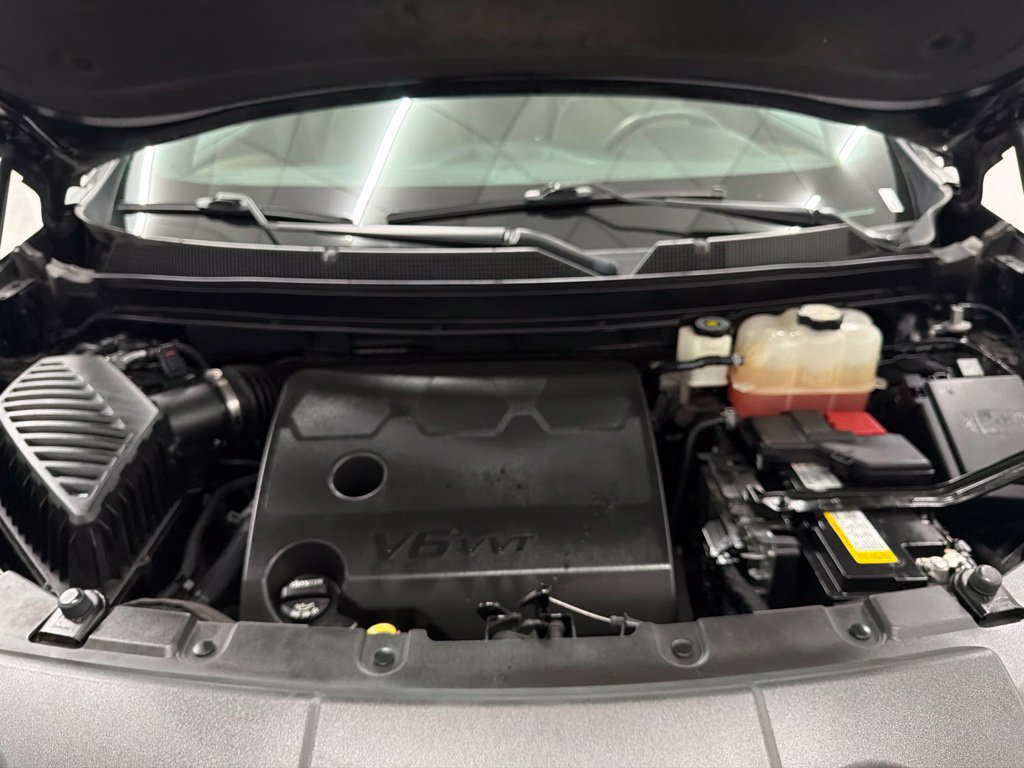 Used 2023 Chevrolet Traverse LS w/ Safety Package FWD image 33