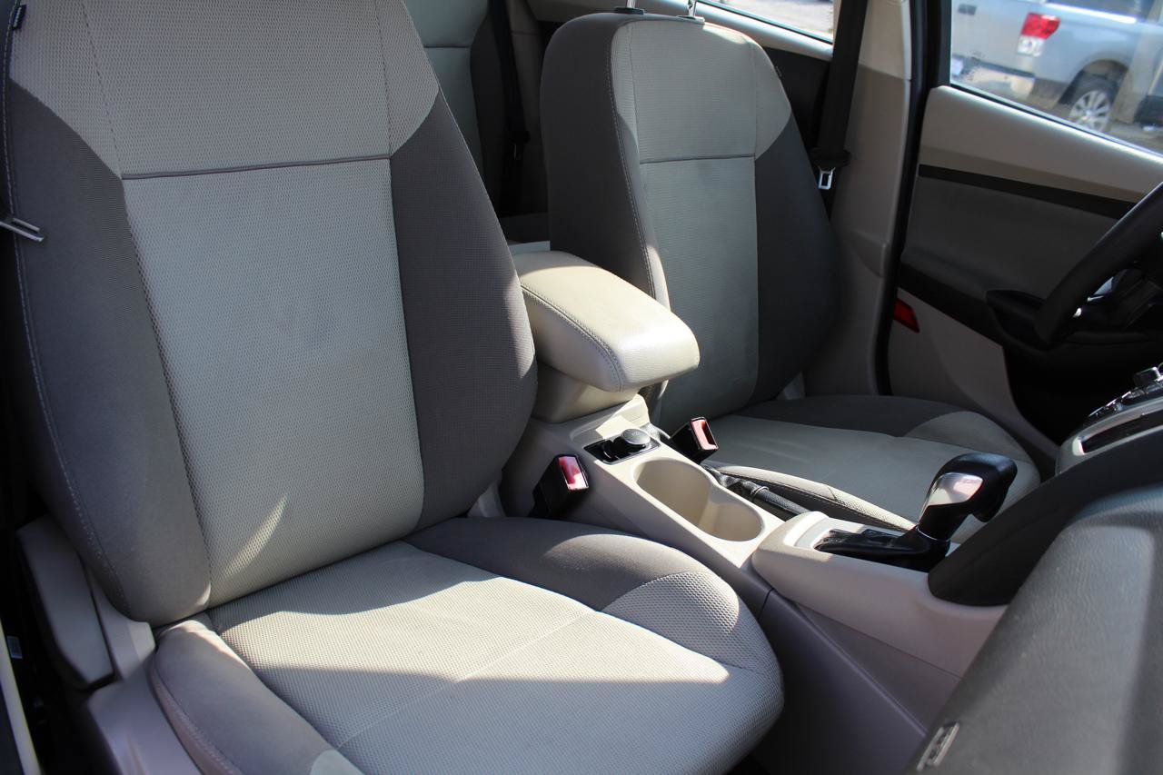 Used 2012 Ford Focus SE FWD image 59