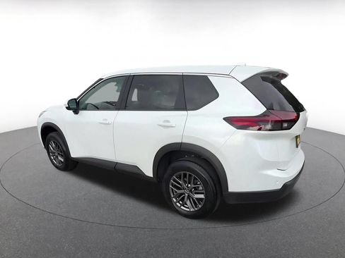 Used 2026 Nissan Rogue SV FWD image 10