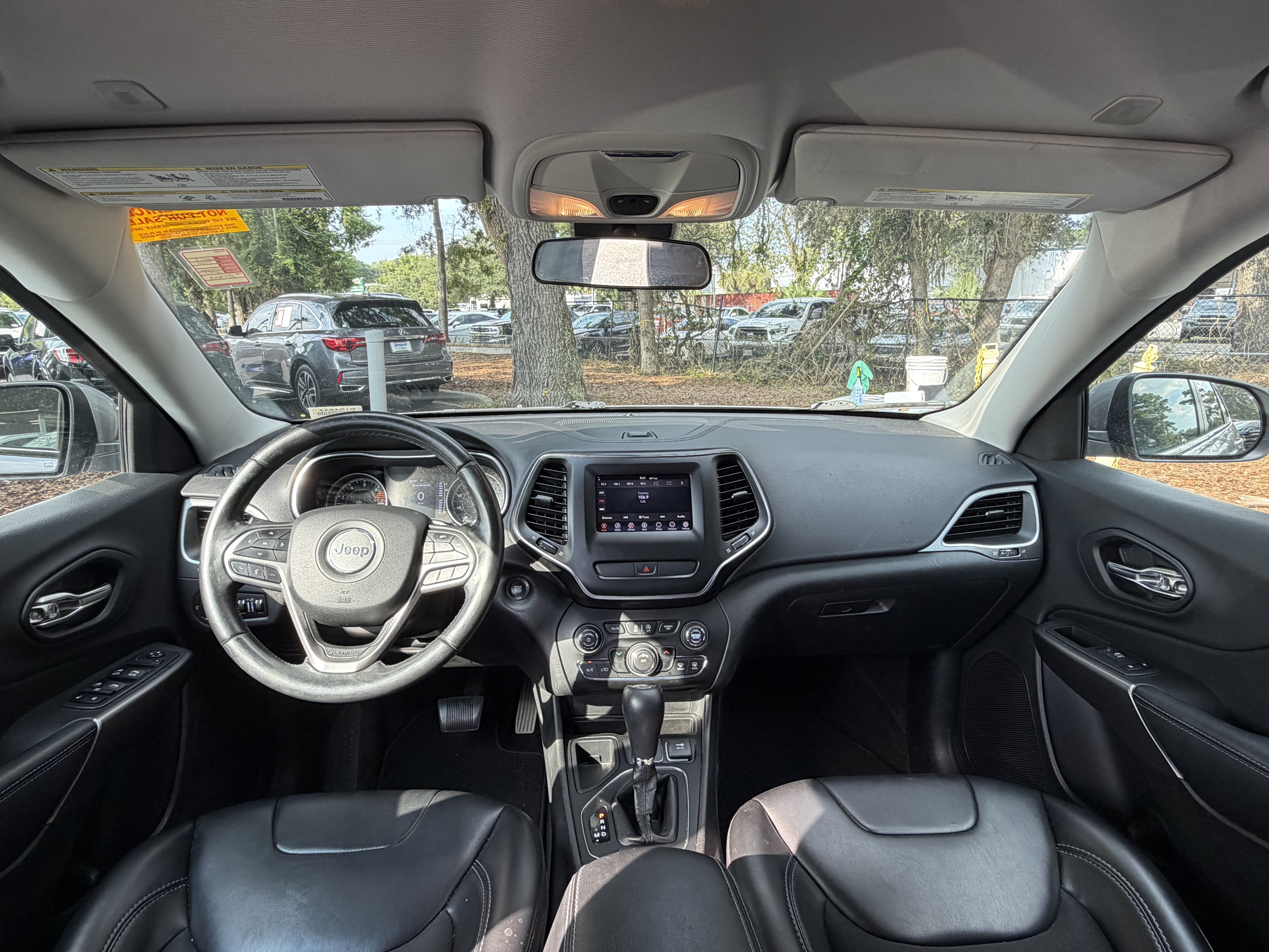 Used 2019 Jeep Cherokee Latitude Plus FWD image 36