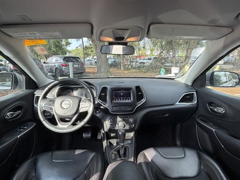 Used 2019 Jeep Cherokee Latitude Plus FWD image 36