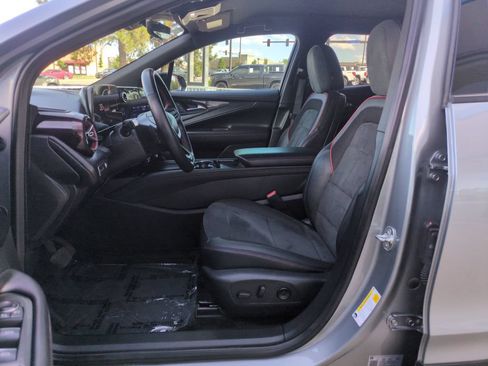 Used 2024 Chevrolet Blazer EV RS AWD/4WD image 9