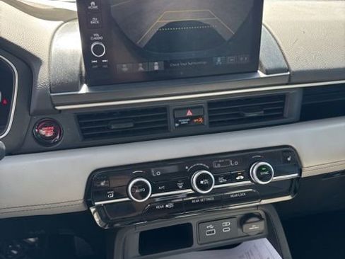 Used 2023 Honda Pilot EX-L image 10