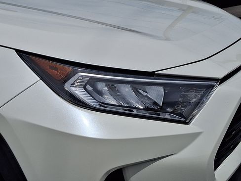 Used 2021 Toyota RAV4 XLE Premium AWD/4WD image 9