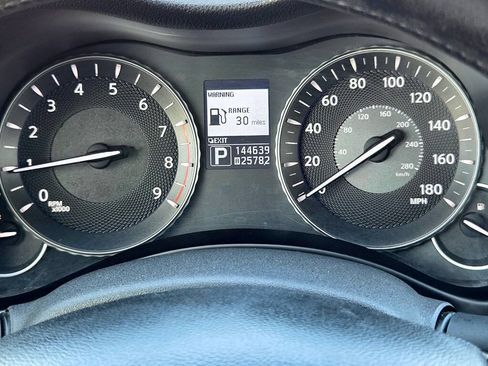 Used 2012 INFINITI M35 w/ Premium Pkg RWD image 10