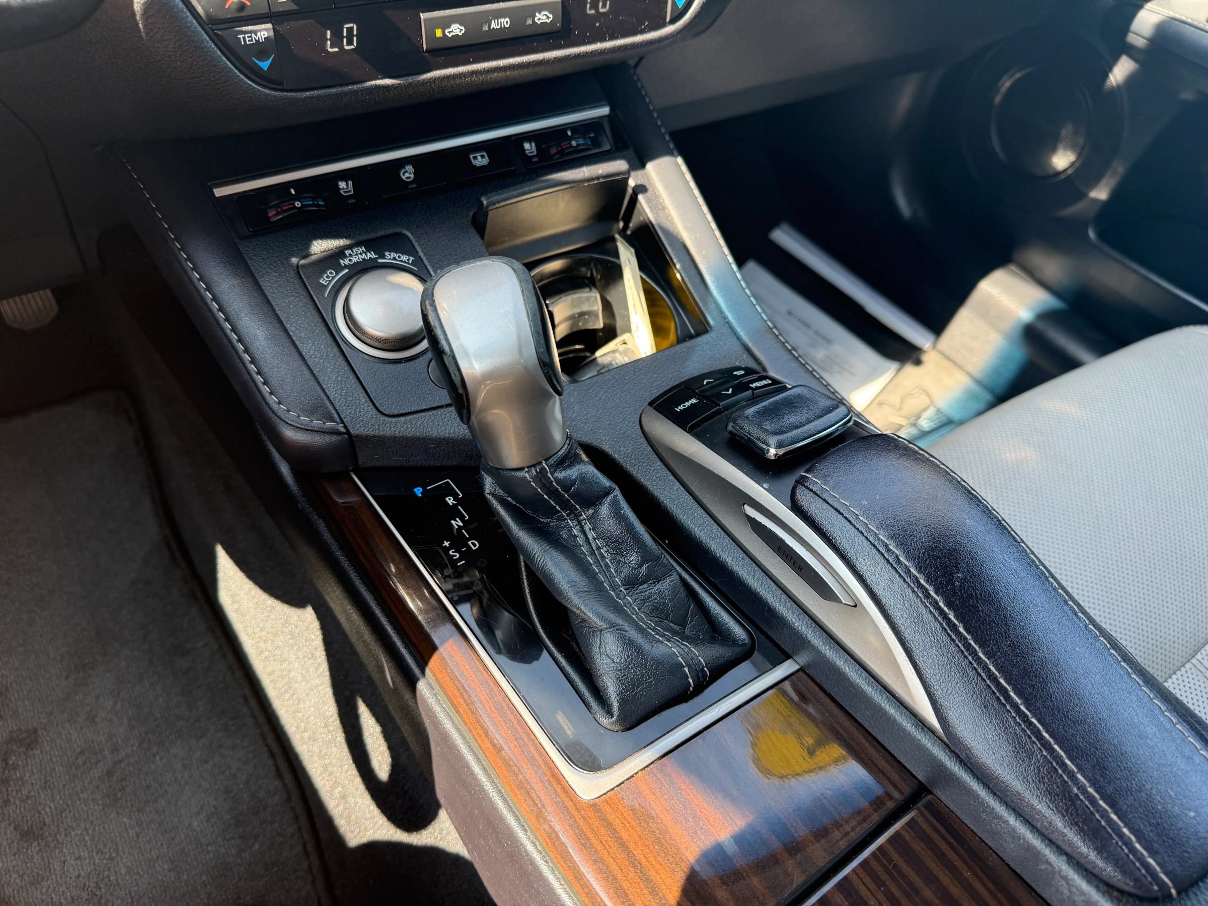 Used 2017 Lexus ES 350 w/ Luxury Package FWD image 29