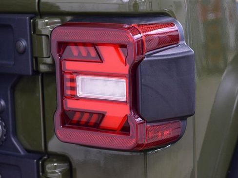 Used 2021 Jeep Wrangler Unlimited Rubicon AWD/4WD image 19