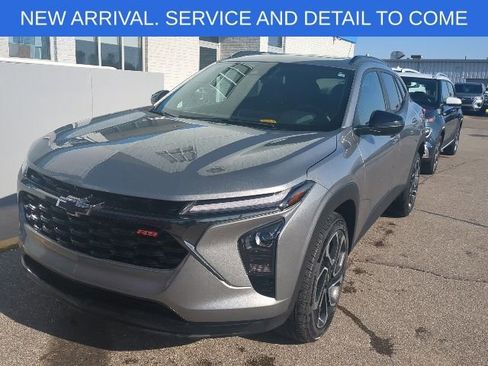 Certified 2024 Chevrolet Trax RS w/ Sunroof Package FWD image 1