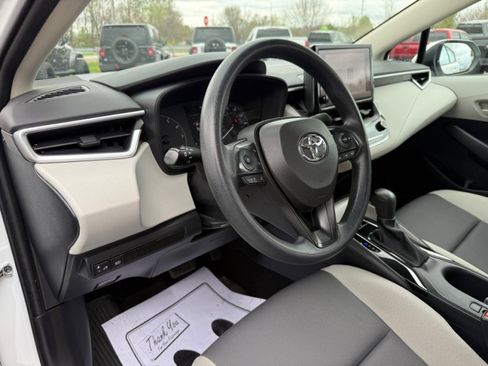 Used 2023 Toyota Corolla LE w/ Carpet Mat Package (TMS) FWD image 17