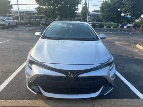 Used 2024 Toyota Corolla SE w/ SE Package FWD image 2