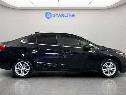 Used 2017 Chevrolet Cruze LT w/ Convenience Package image 11