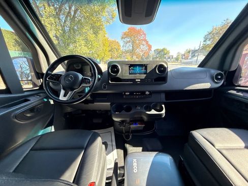 Used 2021 Mercedes-Benz Sprinter 3500 image 22