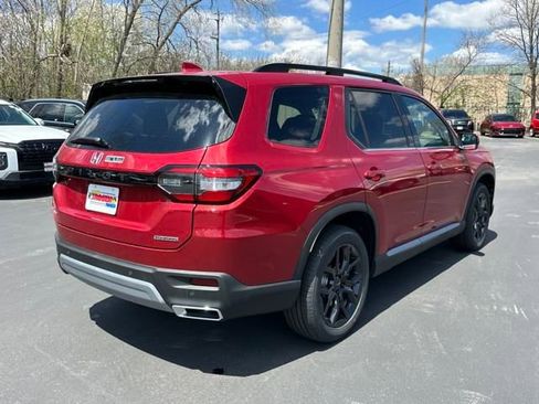 New 2025 Honda Pilot Touring image 5