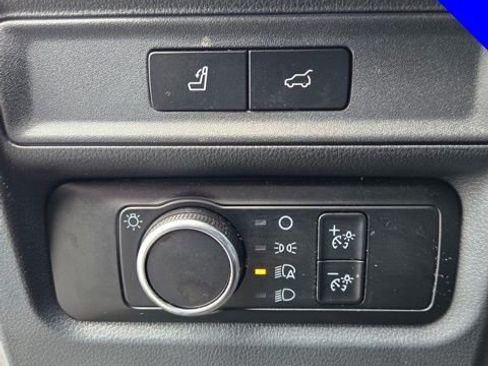 Used 2024 Ford Expedition XLT image 15