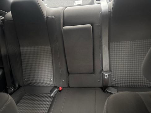 Used 2019 Dodge Challenger SXT image 12