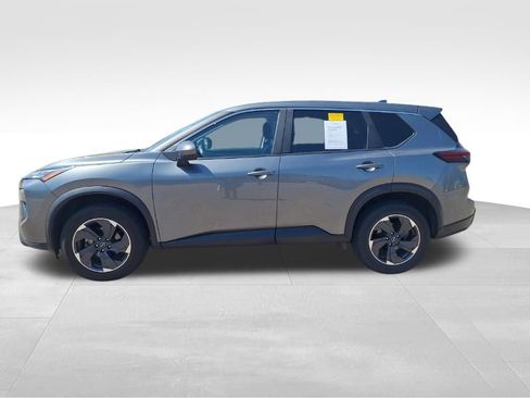 Used 2024 Nissan Rogue SV FWD image 9
