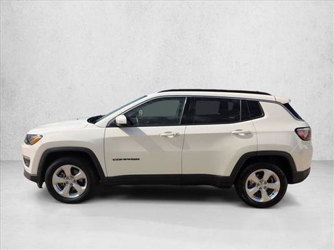 Used 2017 Jeep Compass Latitude w/ Popular Equipment Group FWD image 9