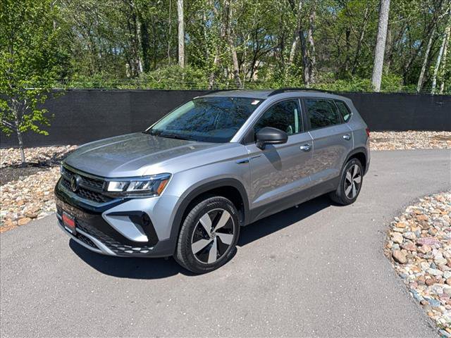 Certified 2024 Volkswagen Taos S AWD/4WD image 1
