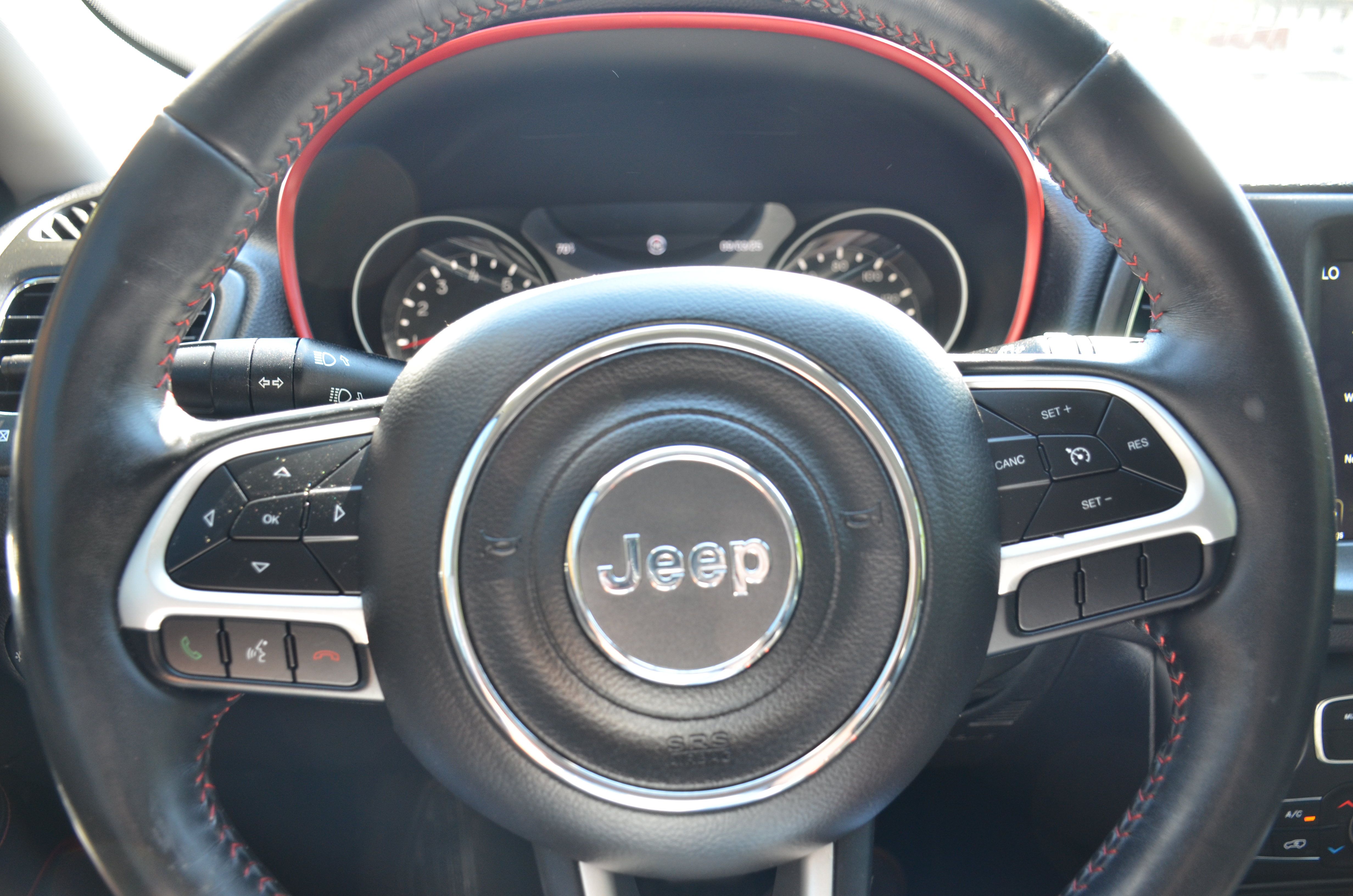 Used 2018 Jeep Compass Trailhawk w/ Navigation Group AWD/4WD image 9