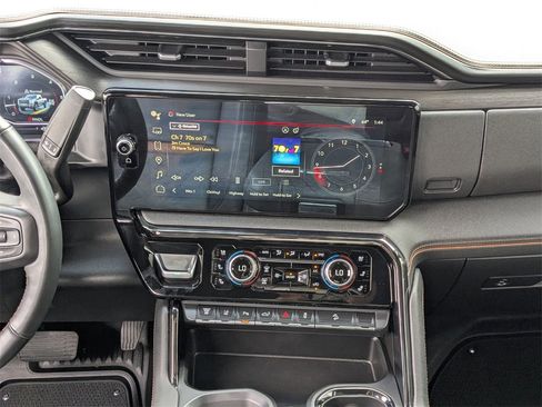 Used 2024 GMC Sierra 2500 AT4 w/ AT4 Premium Plus Package image 18