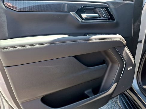 New 2026 GMC Yukon Elevation w/ Elevation Premium Package AWD/4WD image 9