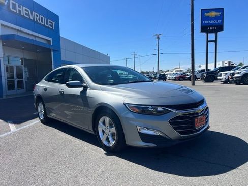 Used 2024 Chevrolet Malibu LT FWD image 3