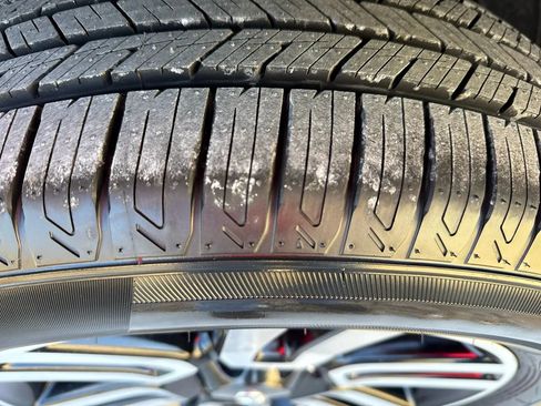 Used 2014 Toyota 4Runner Limited image 9