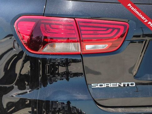 Used 2019 Kia Sorento FWD image 9