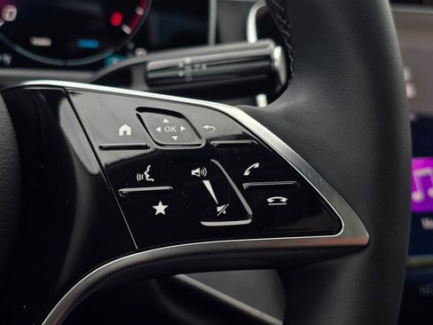 Used 2025 Mercedes-Benz E 350 4MATIC Sedan image 45