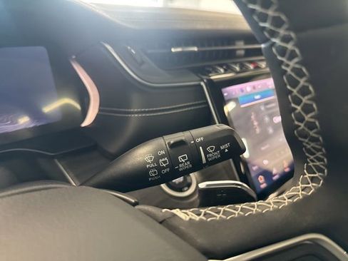 Used 2023 Jeep Grand Cherokee L Limited w/ Luxury Tech Group II image 43