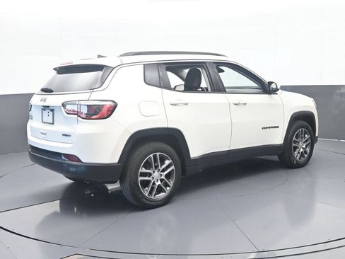 Used 2020 Jeep Compass Latitude FWD image 6