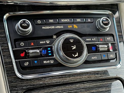 Used 2018 Lincoln Continental Black Label w/ Rear-seat Package image 23