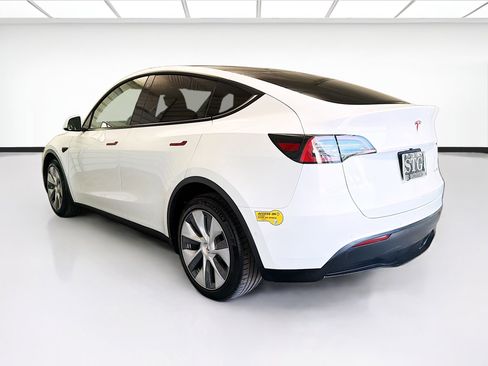 Used 2022 Tesla Model Y Long Range AWD/4WD image 6