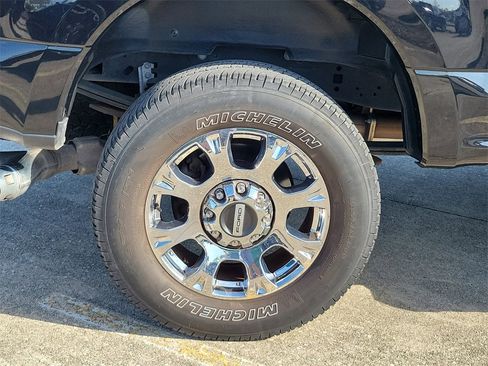 Used 2021 Ford F250 Lariat w/ Lariat Ultimate Package image 5