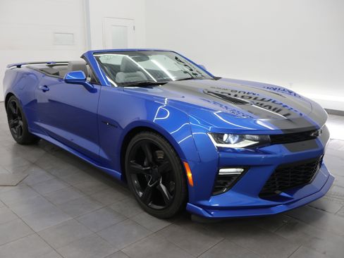 Used 2018 Chevrolet Camaro SS w/ LPO, Ground Effects Package RWD image 45