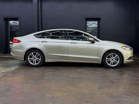 Used 2018 Ford Fusion SE image 10