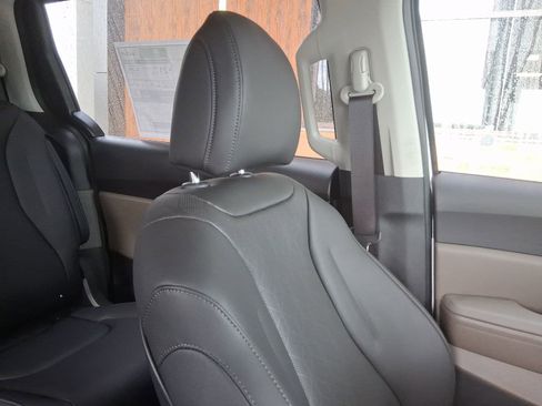 New 2026 Kia Carnival FWD image 22