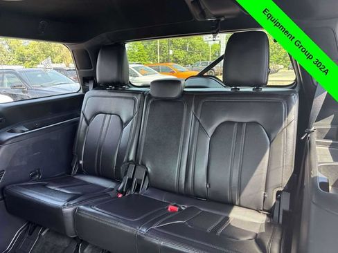 Used 2019 Ford Expedition Limited w/ Equipment Group 302A AWD/4WD image 31