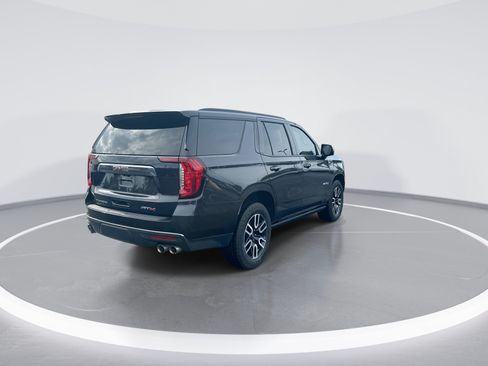 Used 2024 GMC Yukon AT4 w/ AT4 Premium Package AWD/4WD image 9